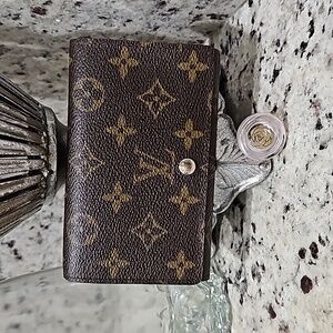 Louis Vuitton Monogram wallet 5.5x3.5 inches